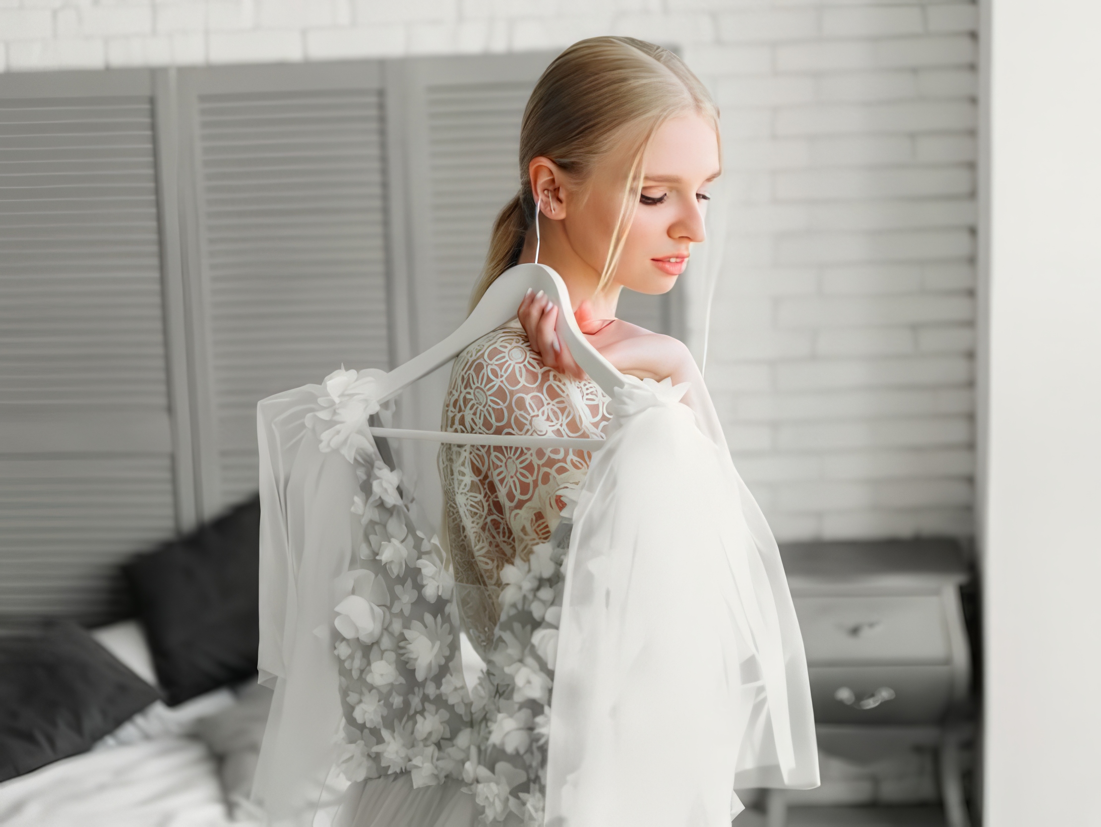 How Marcus The Photographer shares wedding photos.